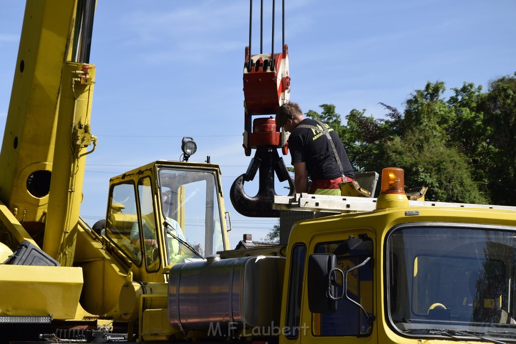 LKW in Boeschung A 3 Rich Frankfurt Hoehe Roesrath Lohmar P069.JPG - Miklos Laubert